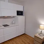 Apartamentai šalia Baseino 3*