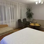 Apartamentai šalia Baseino Aparthotel 3*