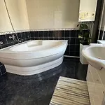 Apartamentai Salia Baseino 3*