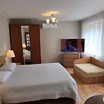 Apartamentai šalia Baseino 3*