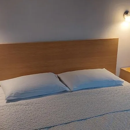 Apartamentai Salia Baseino 2*