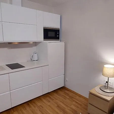 Apartamentai Salia Baseino 2*