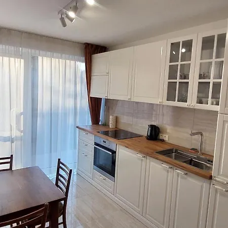 Apartamentai Salia Baseino 2*