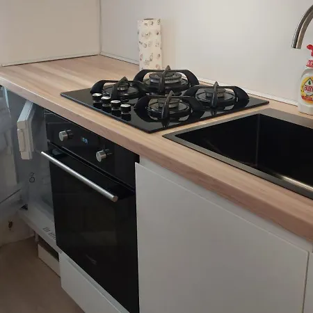 Apartamentai Salia Baseino 2*