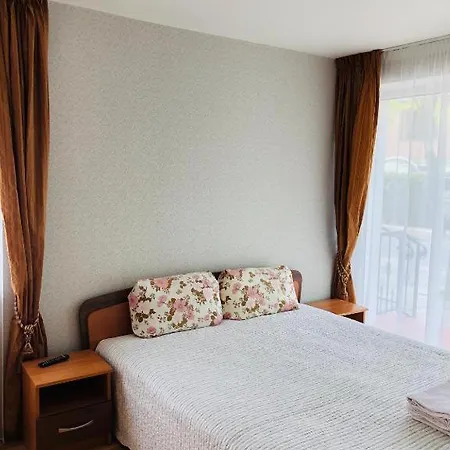Apartamentai Salia Baseino 2*