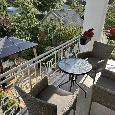 Apartamentai Salia Baseino 아파트호텔 3*