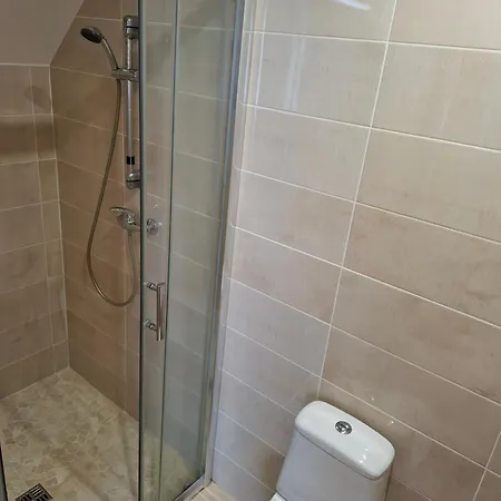 Apartamentai Salia Baseino 3* 팔랑가