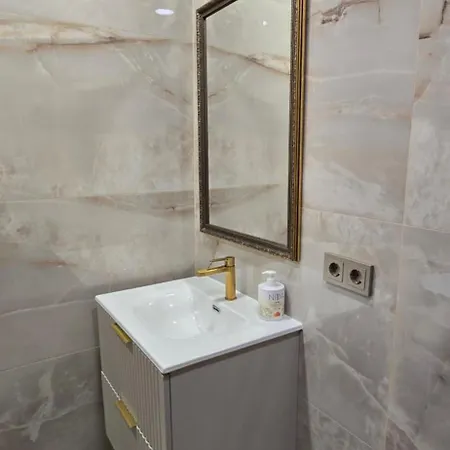 Apartamentai Salia Baseino 3*