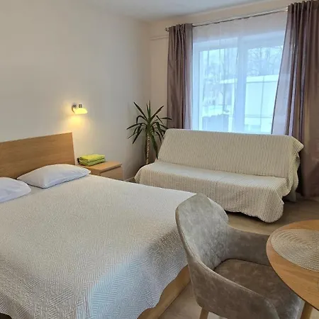 Apartamentai Salia Baseino 3*