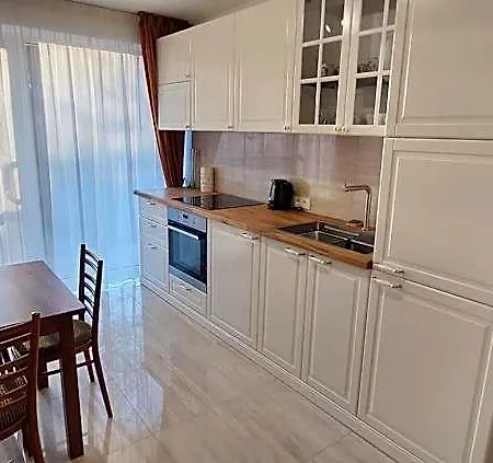 Apartamentai Salia Baseino