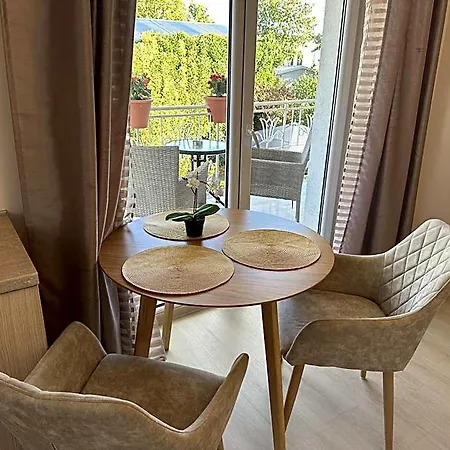 Apartamentai Salia Baseino 아파트호텔 3*