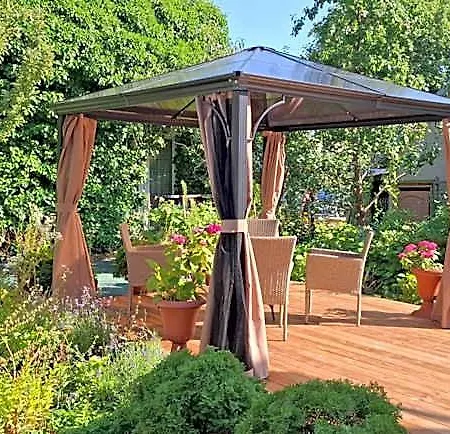 Apartamentai Salia Baseino 아파트호텔