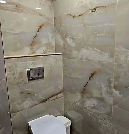Apartamentai Salia Baseino 팔랑가
